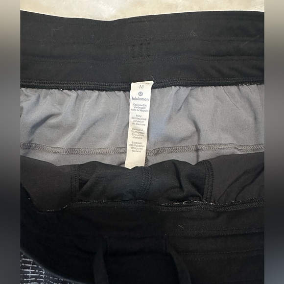 Lulu Lemon “T.H.E. Linerless short” 9” - Picture 3 of 4